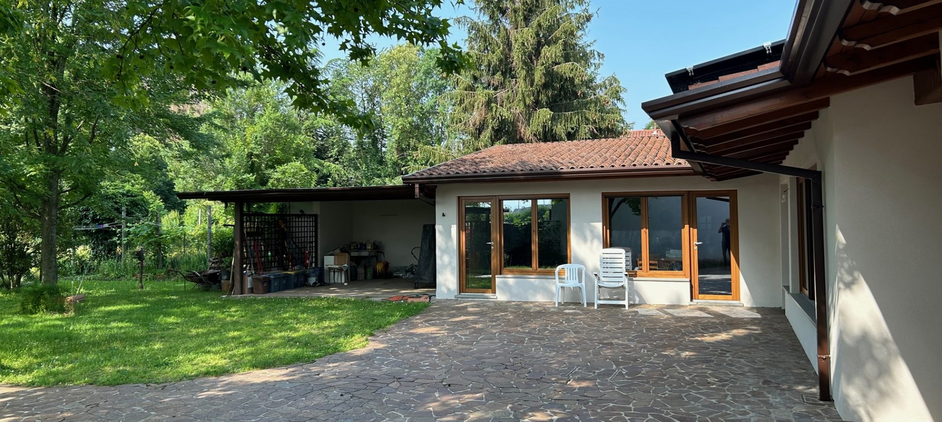 VILLA CON SPLENDIDO GIARDINO