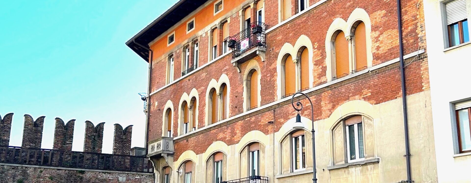 AMPIO APPARTAMENTO IN PALAZZO STORICO