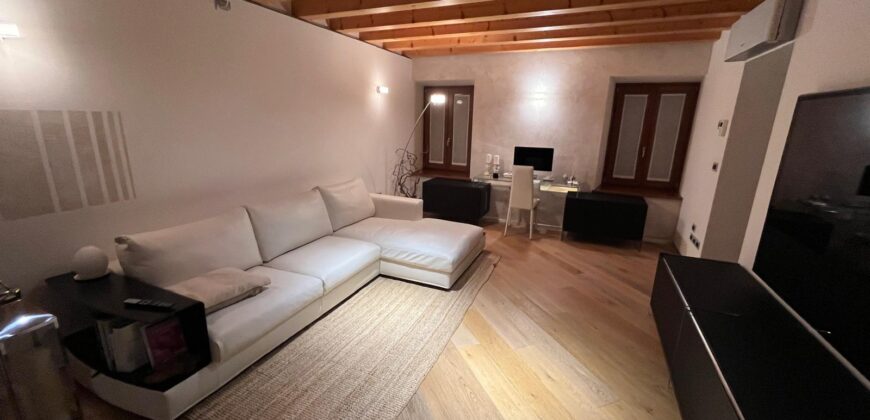 SPLENDIDO APPARTAMENTO CON TERRAZZA E POSTO AUTO