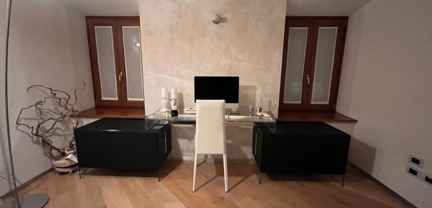 SPLENDIDO APPARTAMENTO CON TERRAZZA E POSTO AUTO