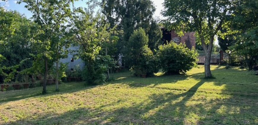 CASA INDIPENDENTE DA RISTRUTTURARE CON GIARDINO