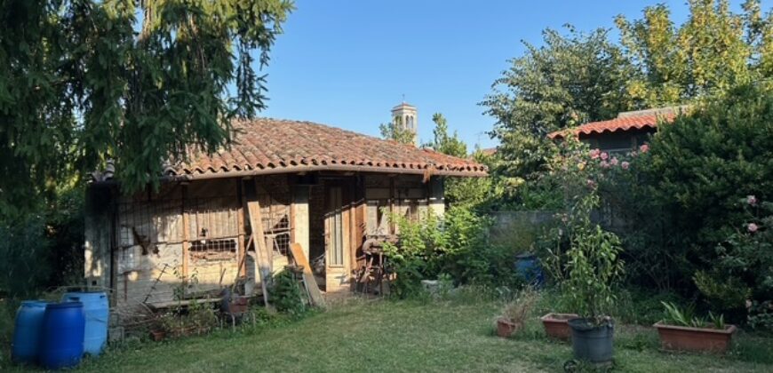 CASA INDIPENDENTE DA RISTRUTTURARE CON GIARDINO