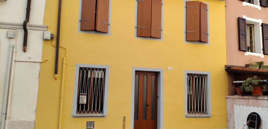 CASA ACCOSTATA NEL CUORE DI UDINE