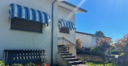 VILLETTA A SCHIERA DI TESTA CON GIARDINO