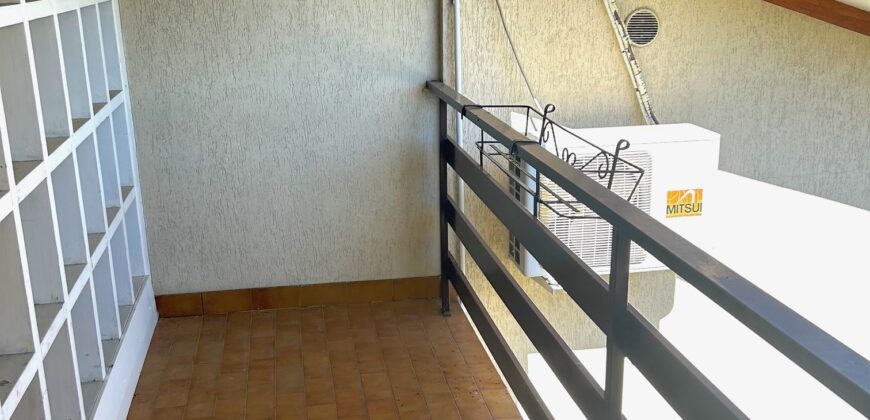 VILLETTA A SCHIERA DI TESTA CON GIARDINO