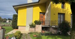 VILLA INDIPENDENTE CON AMPIO GIARDINO
