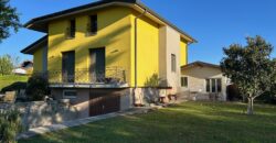 VILLA INDIPENDENTE CON AMPIO GIARDINO