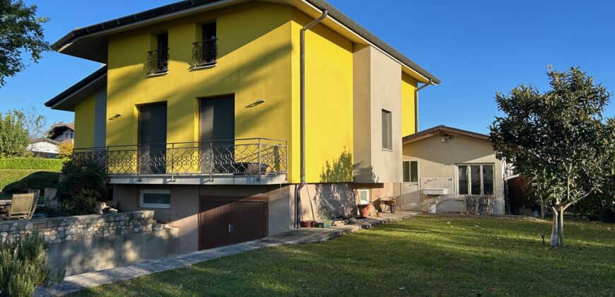 VILLA INDIPENDENTE CON AMPIO GIARDINO