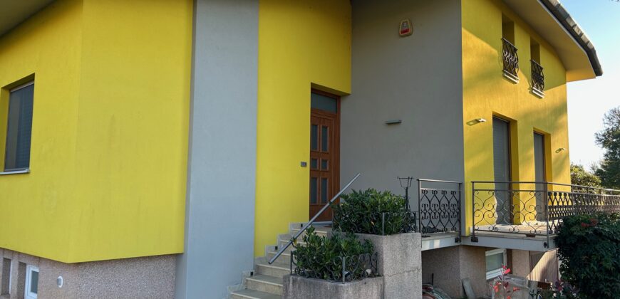 VILLA INDIPENDENTE CON AMPIO GIARDINO