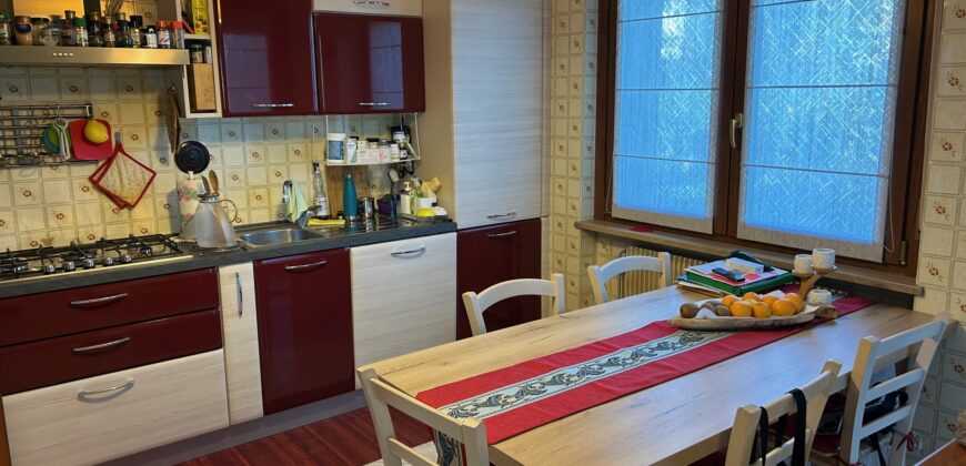 VILLA INDIPENDENTE CON AMPIO GIARDINO