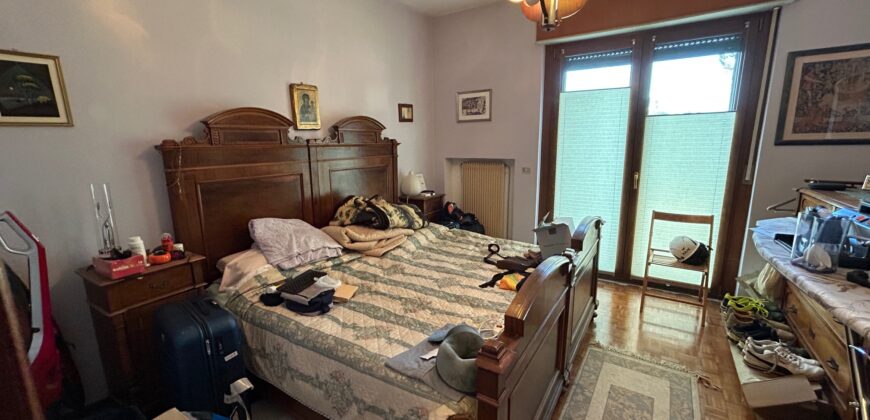 VILLA INDIPENDENTE CON AMPIO GIARDINO