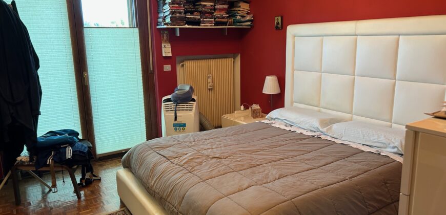 VILLA INDIPENDENTE CON AMPIO GIARDINO