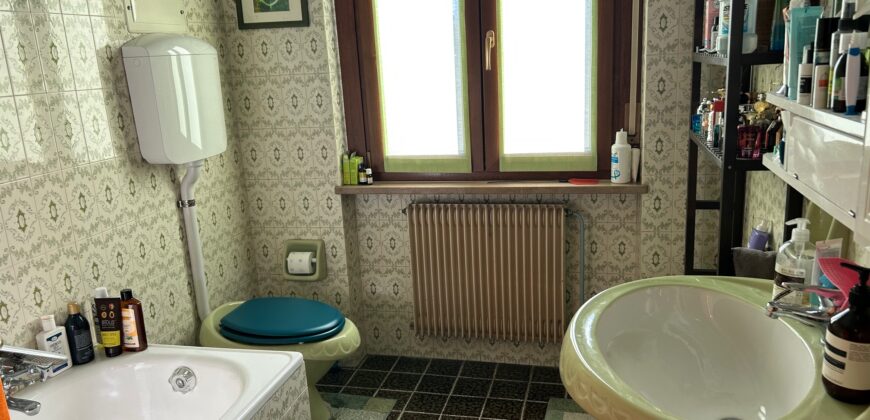 VILLA INDIPENDENTE CON AMPIO GIARDINO