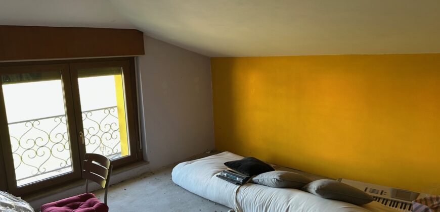 VILLA INDIPENDENTE CON AMPIO GIARDINO