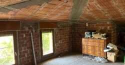 VILLA INDIPENDENTE CON AMPIO GIARDINO