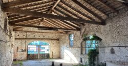 RUSTICO CON AMPIO SCOPERTO