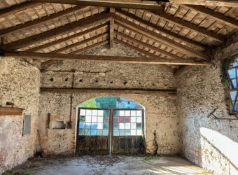 RUSTICO CON AMPIO SCOPERTO