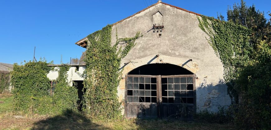 RUSTICO CON AMPIO SCOPERTO