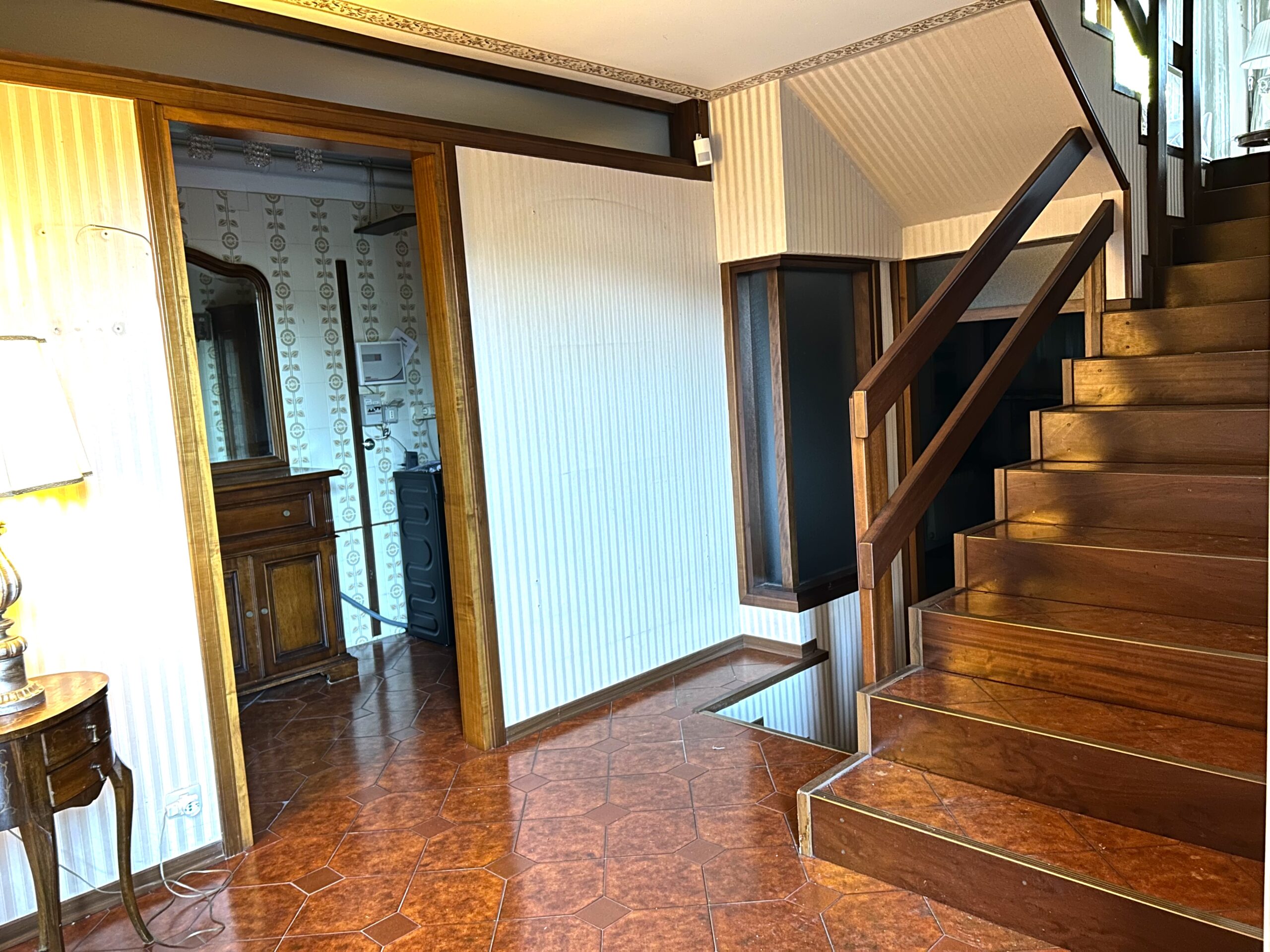 VILLA A SCHIERA CON GIARDINO