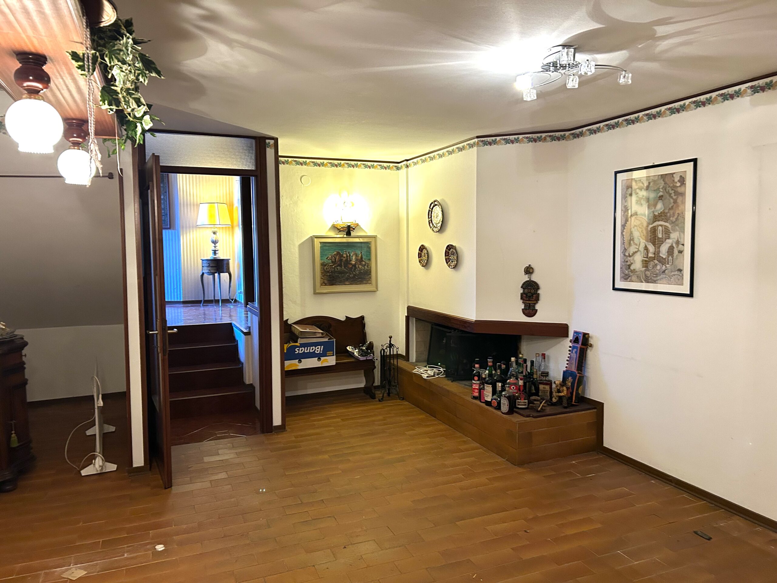 VILLA A SCHIERA CON GIARDINO