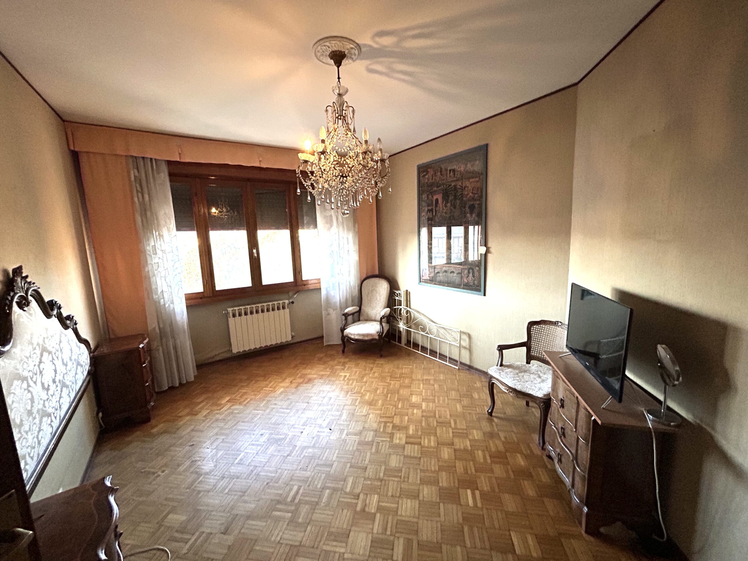 VILLA A SCHIERA CON GIARDINO