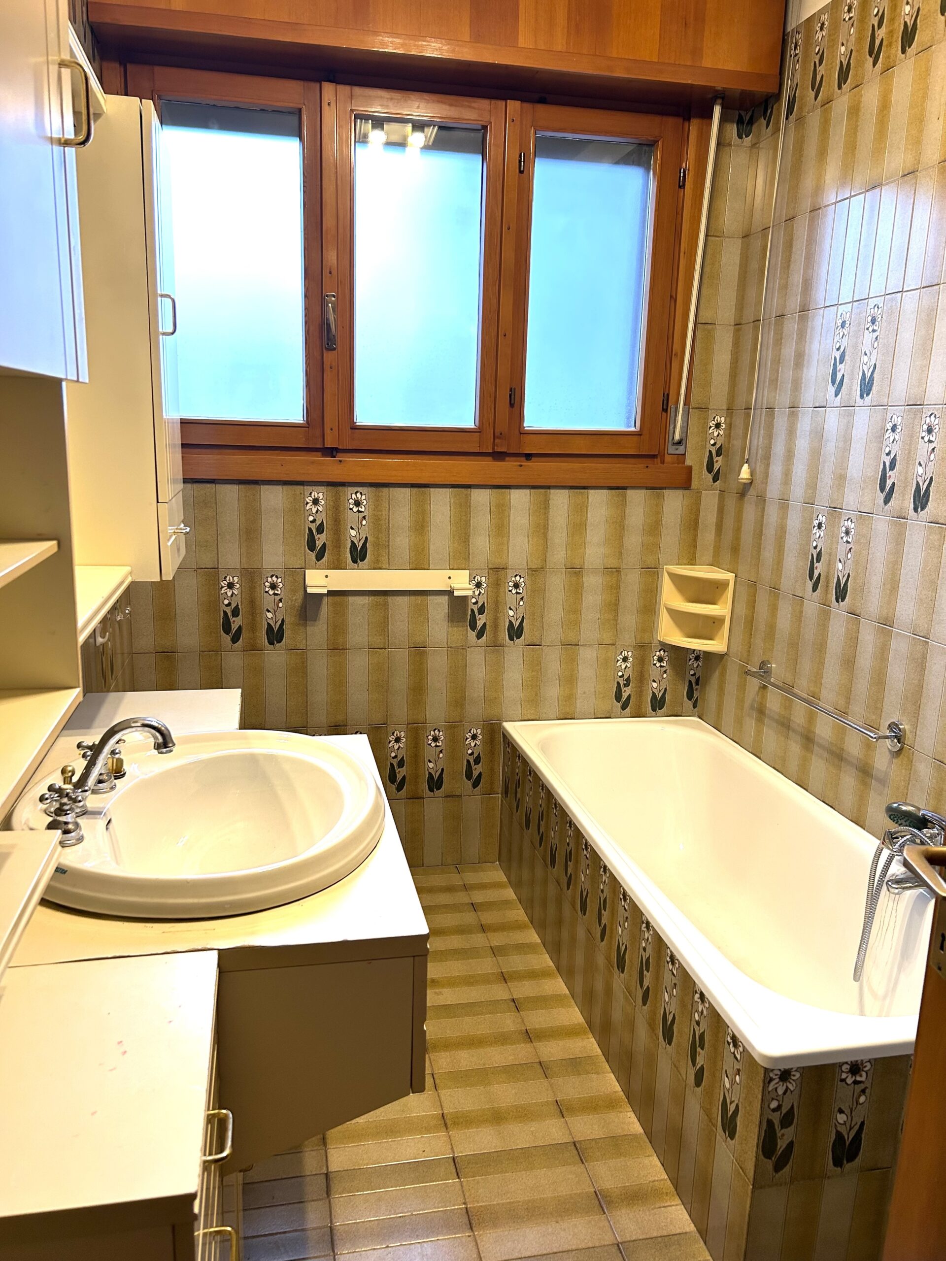 VILLA A SCHIERA CON GIARDINO