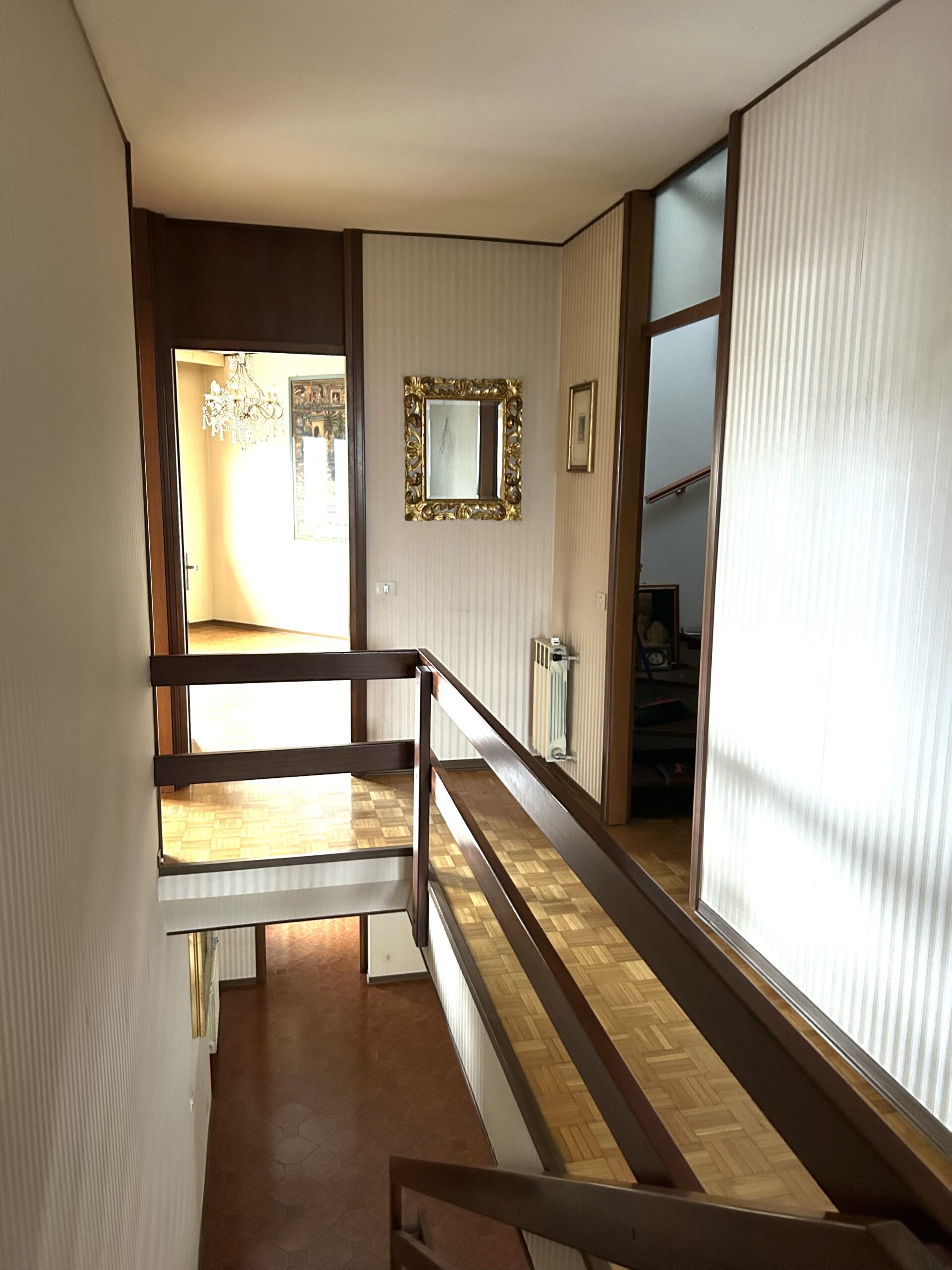 VILLA A SCHIERA CON GIARDINO