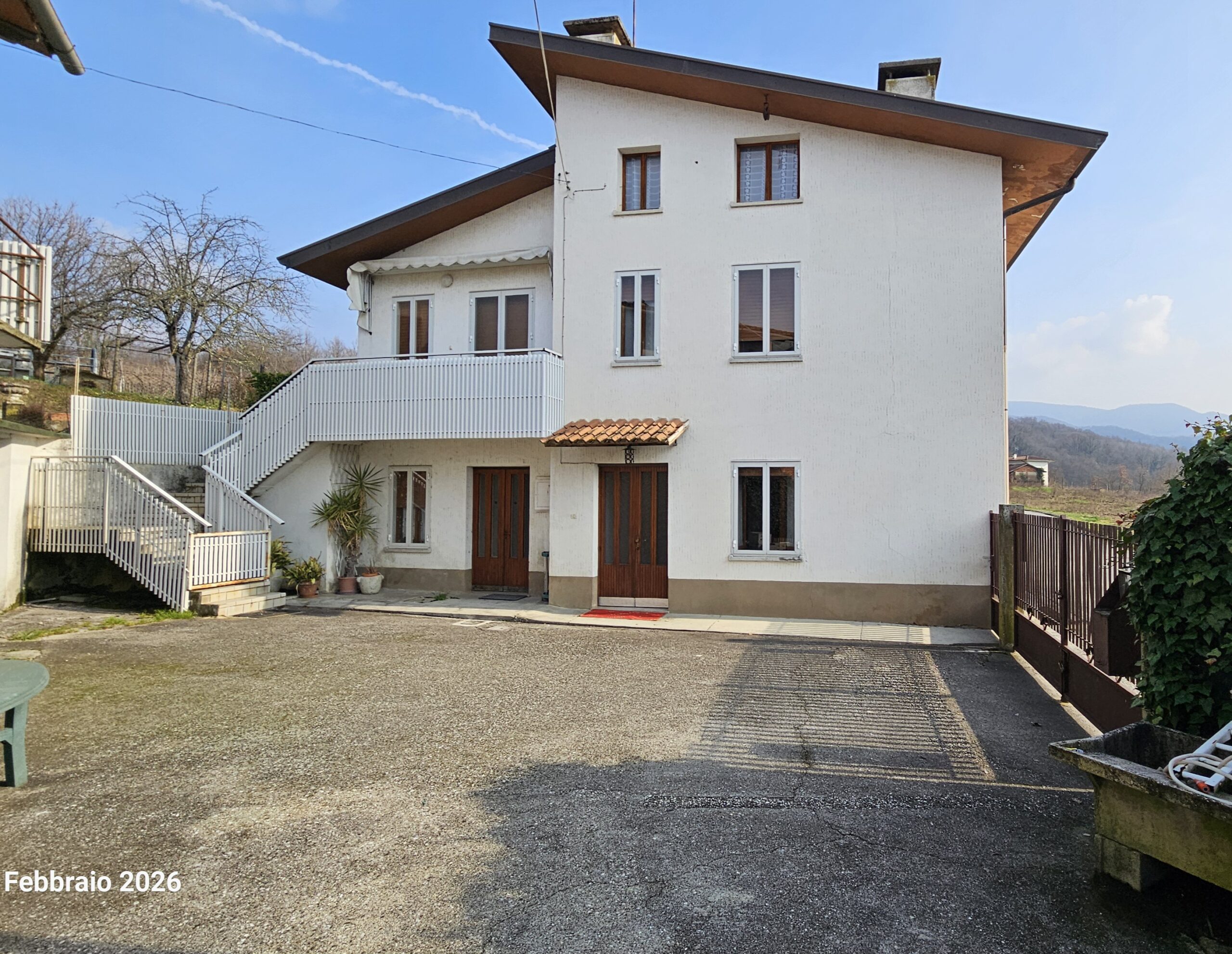 CASA INDIPENDENTE CON GIARDINO