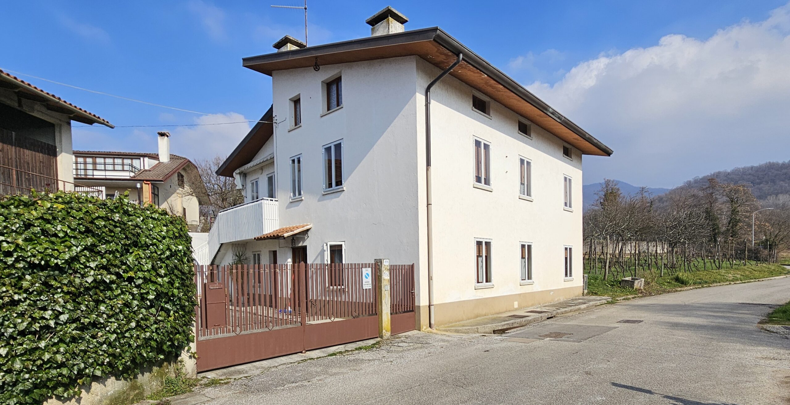 CASA INDIPENDENTE CON GIARDINO