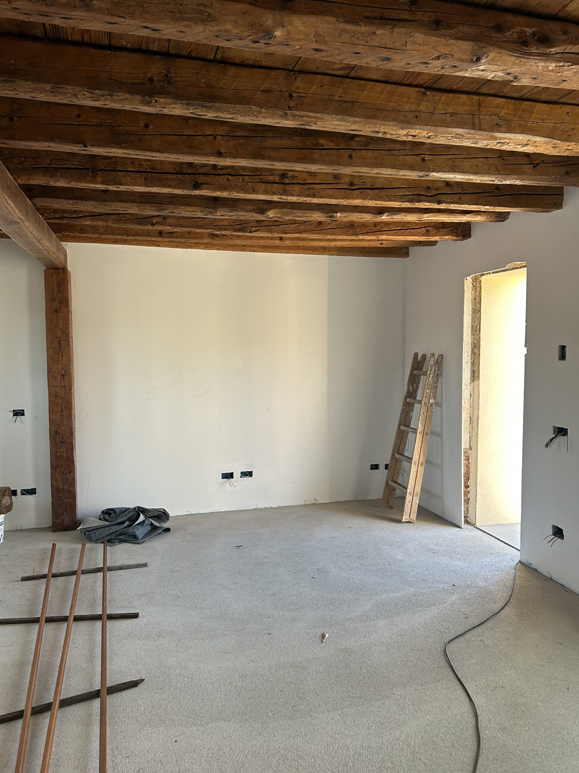 APPARTAMENTO SU DUE LIVELLI CON GIARDINO