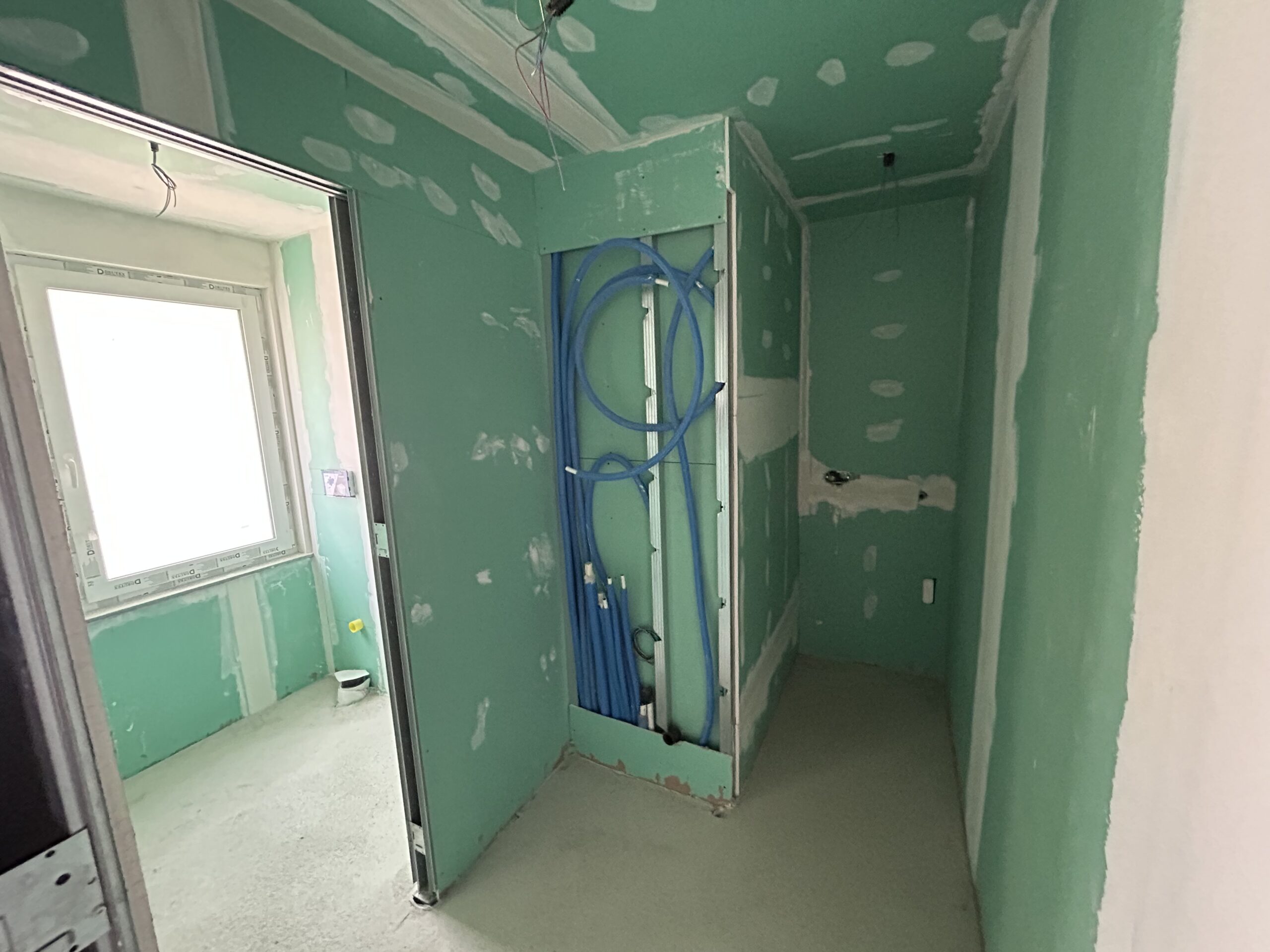 APPARTAMENTO SU DUE LIVELLI CON GIARDINO