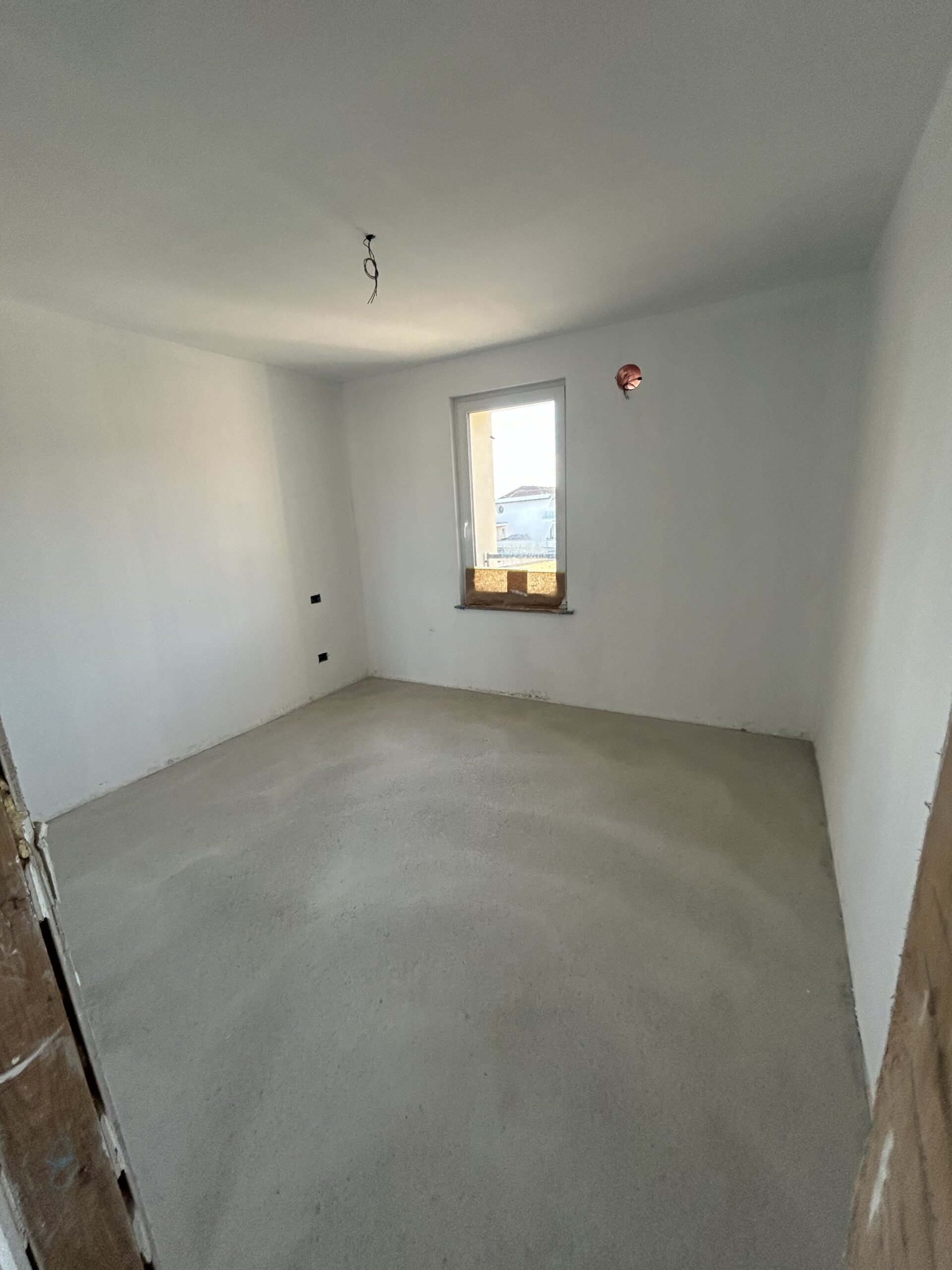 APPARTAMENTO SU DUE LIVELLI CON GIARDINO