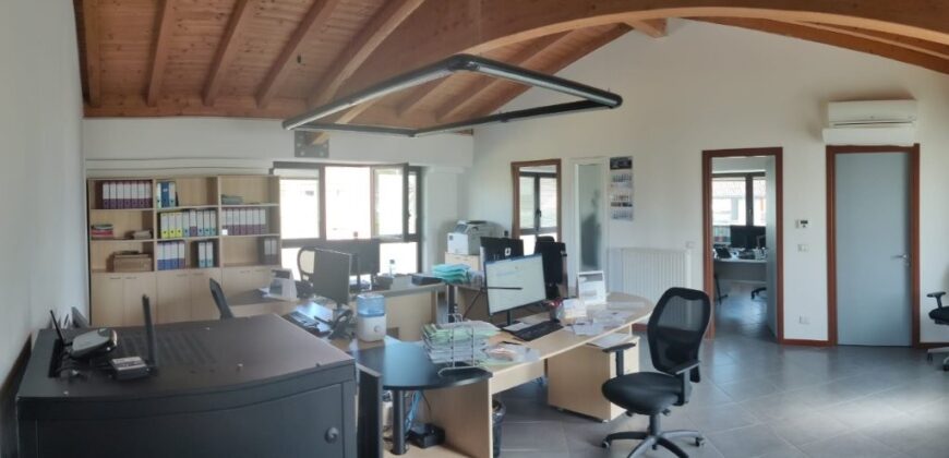 CIVIDALE DEL FRIULI  UFFICI CON PARCHEGGIO