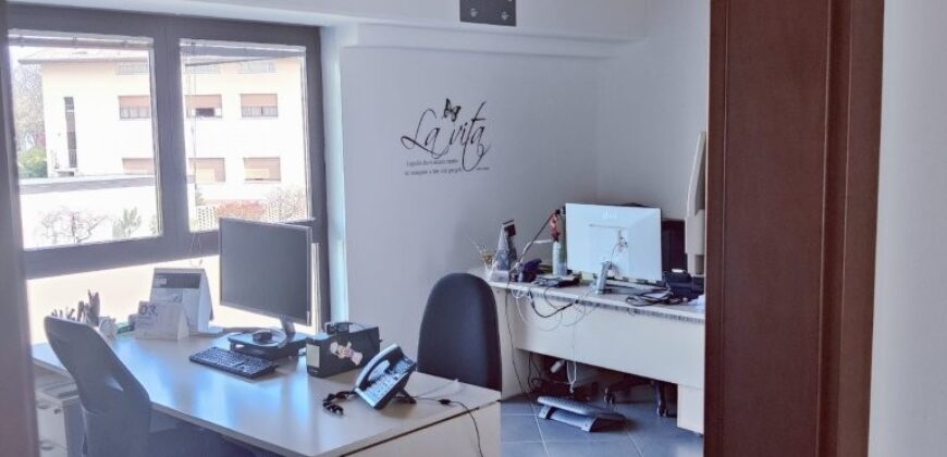 CIVIDALE DEL FRIULI  UFFICI CON PARCHEGGIO