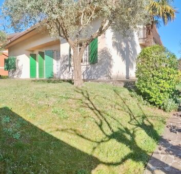VILLA INDIPENDENTE CON GIARDINO