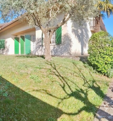 VILLA INDIPENDENTE CON GIARDINO