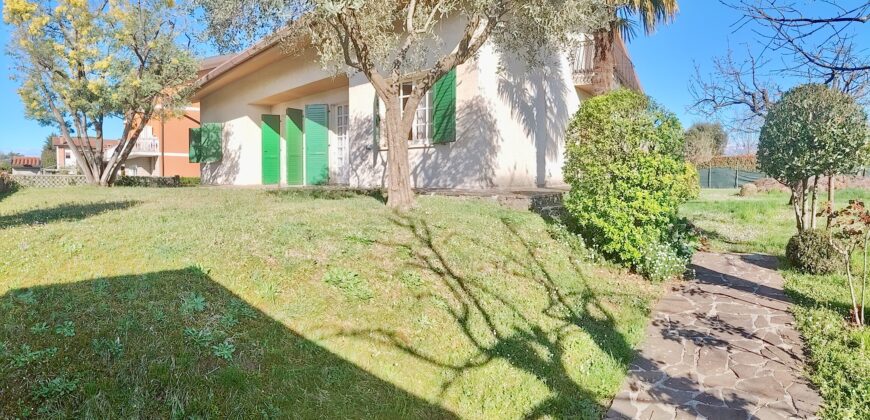 VILLA INDIPENDENTE CON GIARDINO