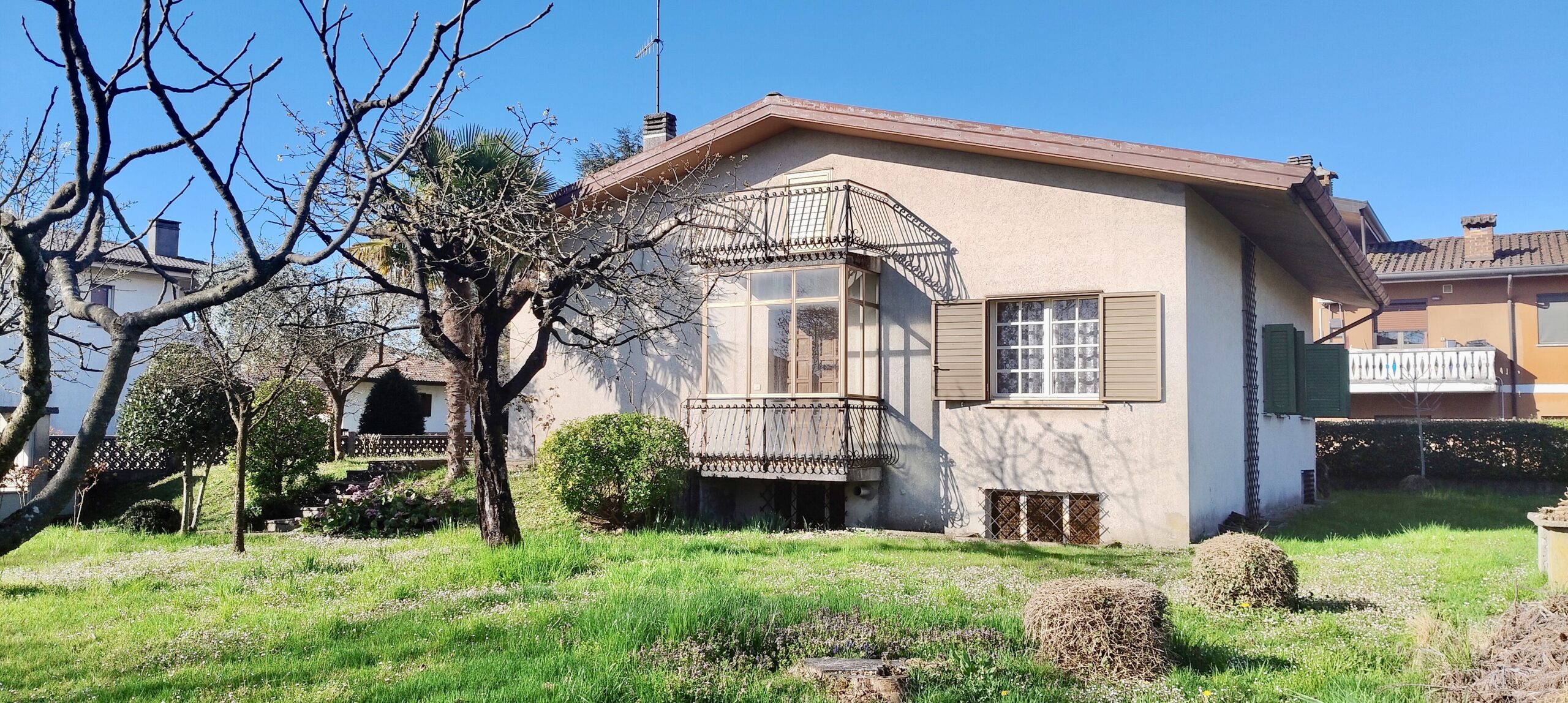 VILLA INDIPENDENTE CON GIARDINO