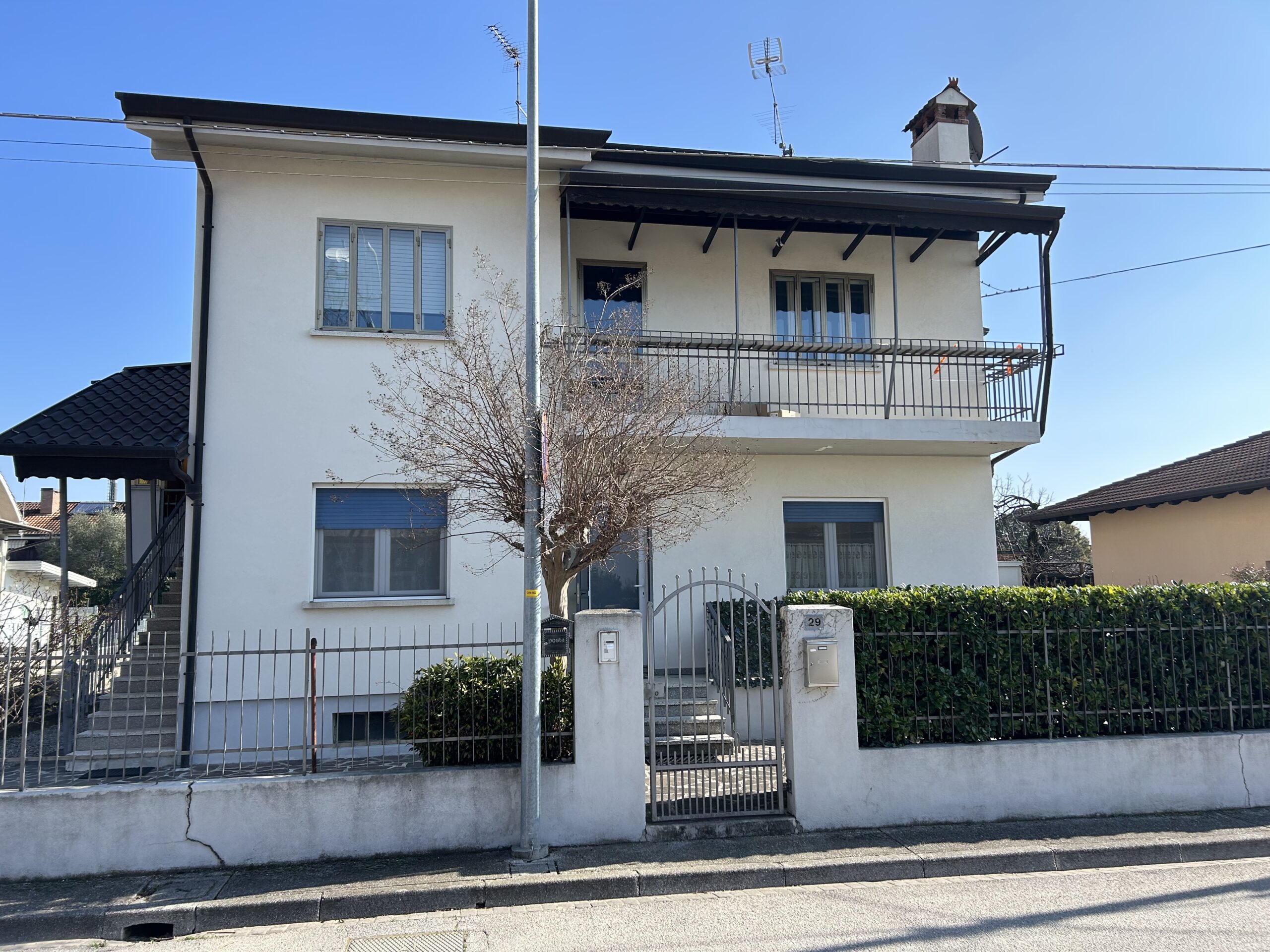 APPARTAMENTO IN BIFAMILIARE