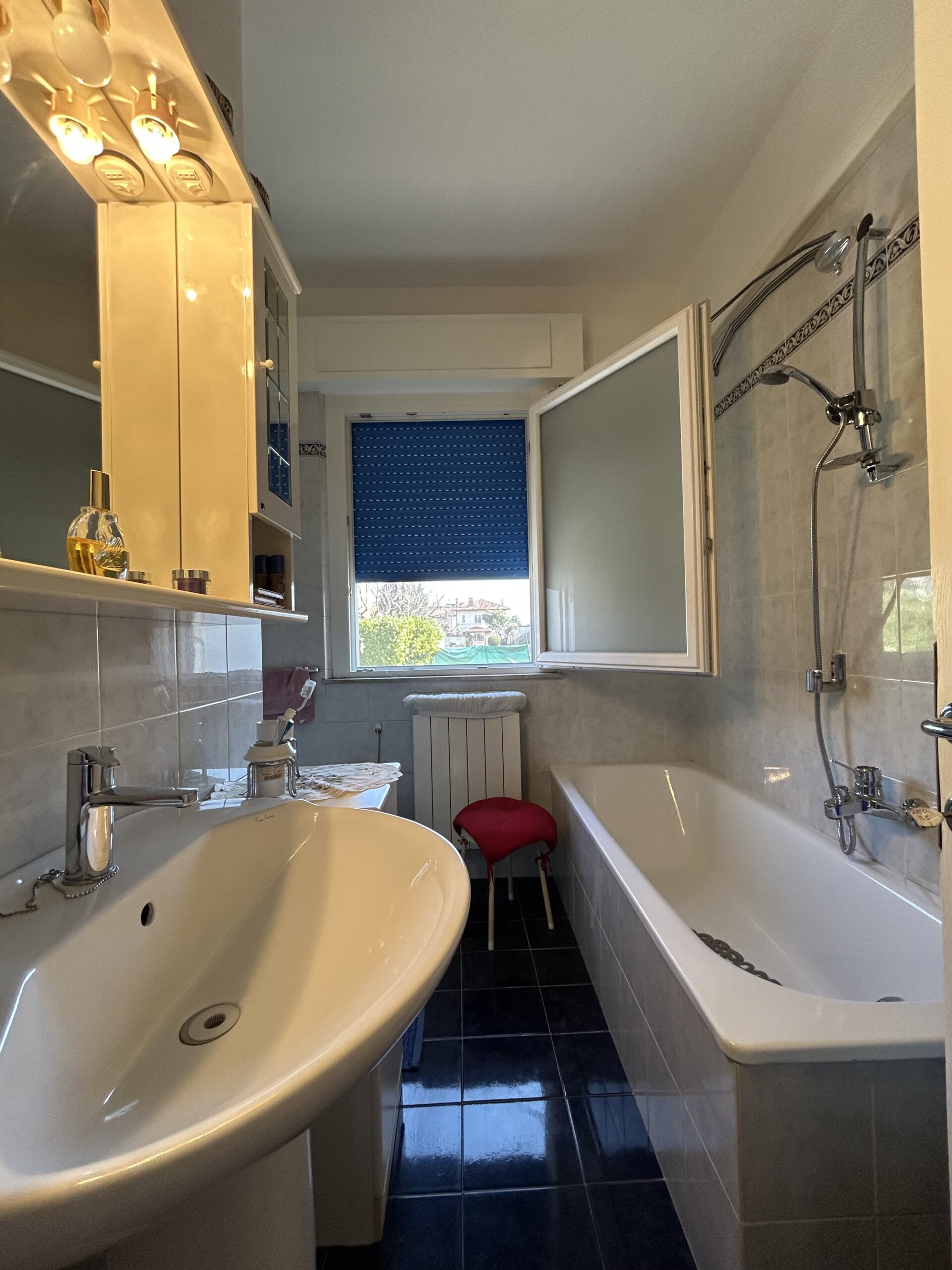 APPARTAMENTO IN BIFAMILIARE