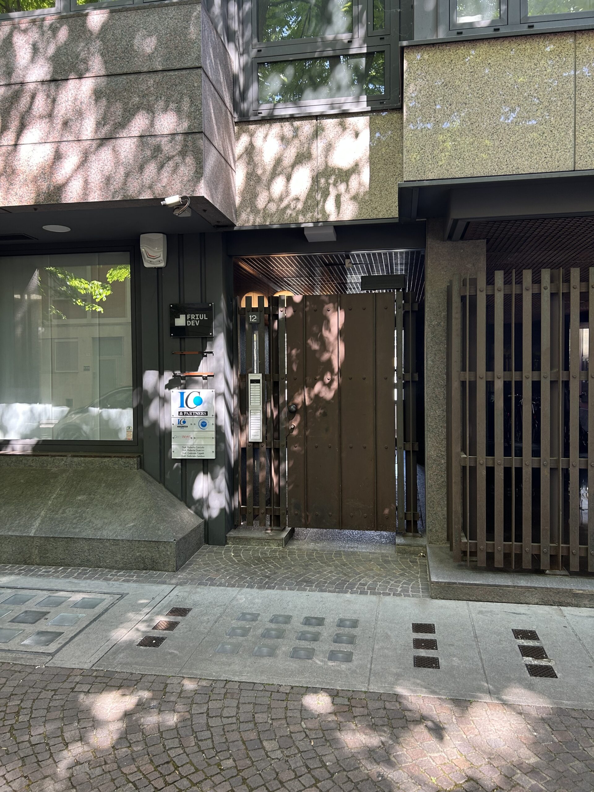 BICAMERE TERMOAUTONOMO CON AUTORIMESSA