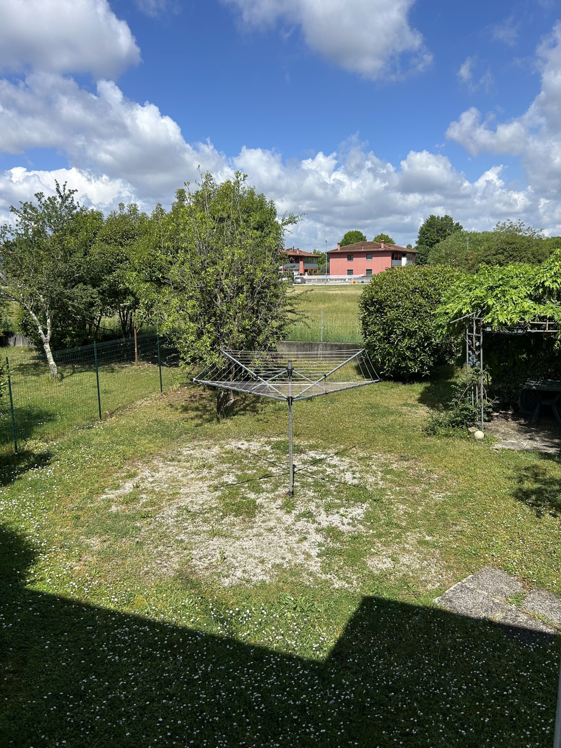 VILLA BIFAMILIARE CON GIARDINO